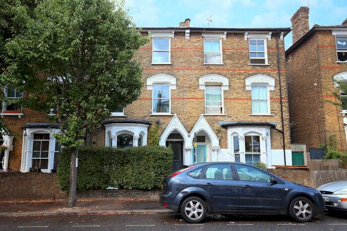 3 Bedroom Apartment To Rent In Lancaster Road, N4