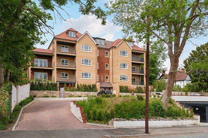 2 Bedroom Flat For Sale In Riddlesdown Road, Purley, CR8