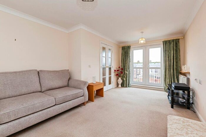 1 Bedroom Flat For Sale In Fairweather Court, Darlington, Durham, DL3