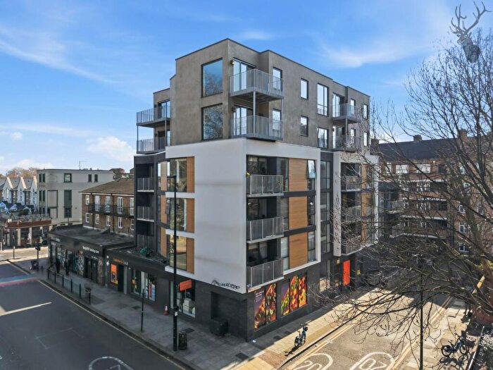 2 Bedroom Apartment For Sale In Hackney Road, London, E2