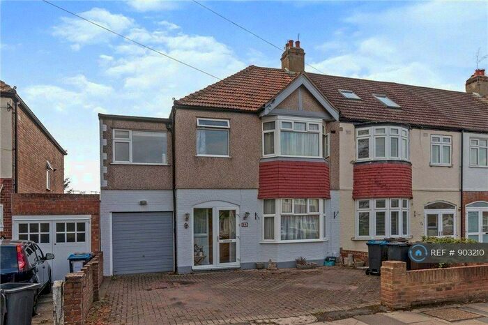 3 Bedroom Semi-Detached House To Rent In Arthur Road, New Malden, KT3