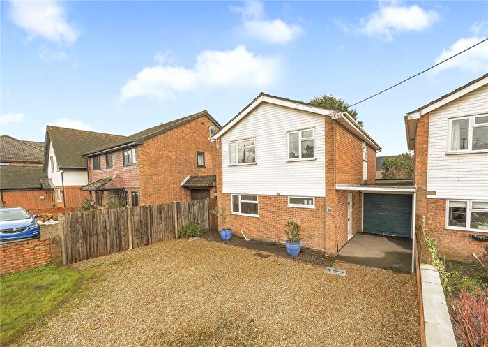 4 Bedroom Detached House For Sale In Kings Road, West End, Woking, Surrey, GU24