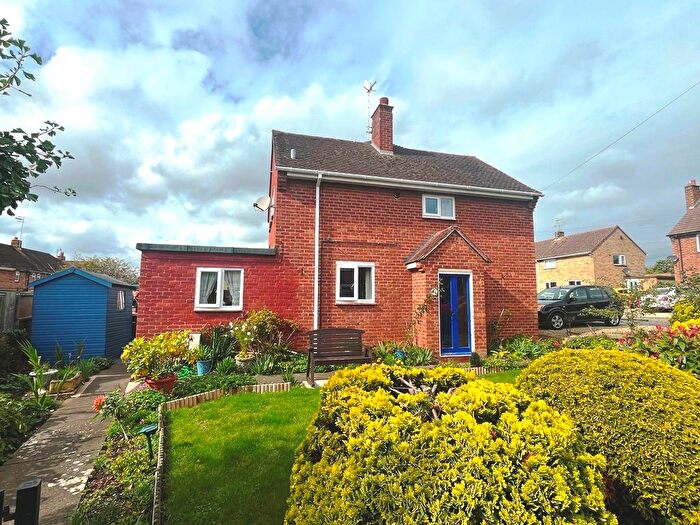 2 Bedroom End Of Terrace House For Sale In Green Leys, Evesham, WR11