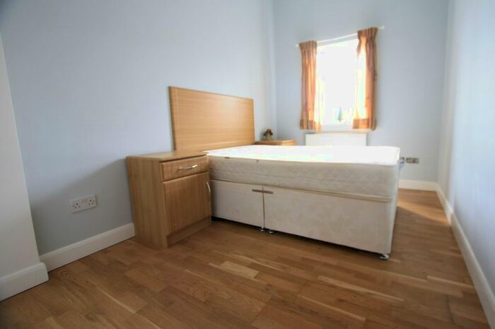 2 Bedroom Flat To Rent In Eaton Road, Sutton, SM2