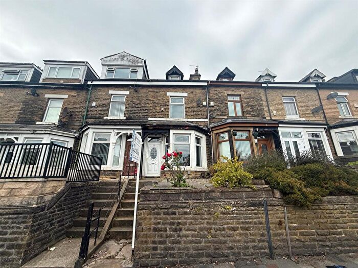 4 Bedroom Terraced House For Sale In Westfield Road, Bradford, BD9