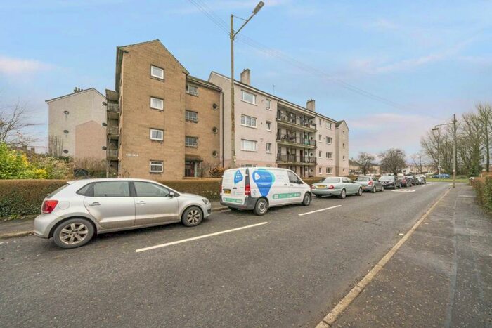 3 Bedroom Flat To Rent In Alloway Road, Glasgow, G43