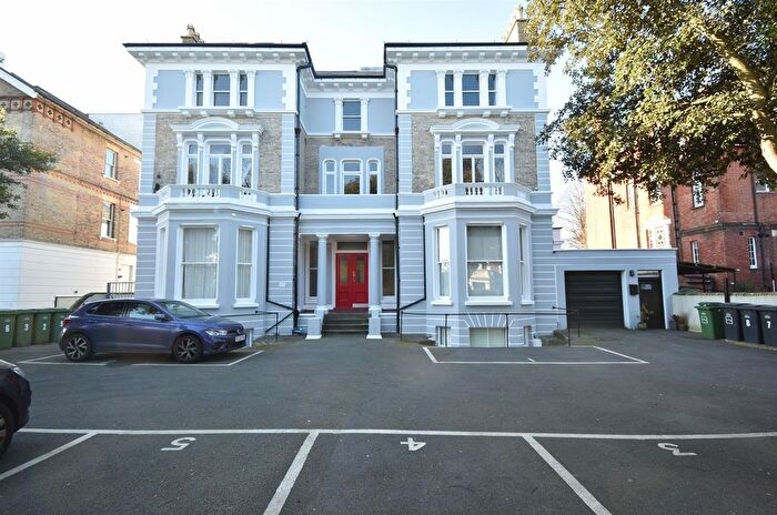 2 Bedroom Flat For Sale In Upper Maze Hill, St. Leonards-On-Sea, TN38