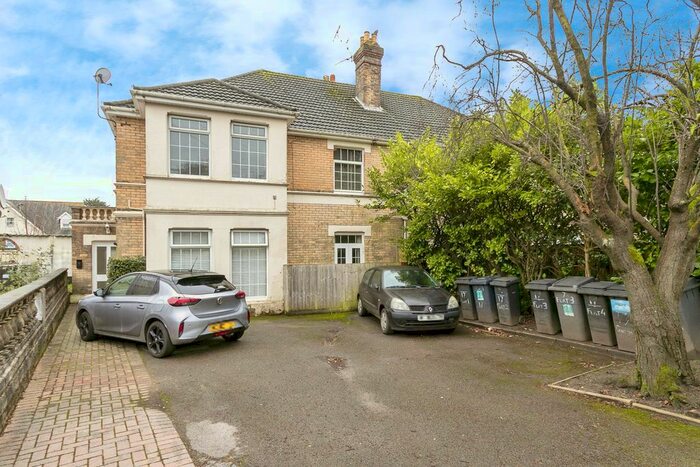1 Bedroom Property To Rent In Alumhurst Road, Bournemouth, BH4