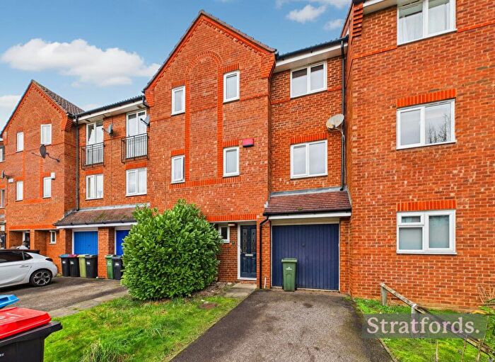 3 Bedroom Terraced House To Rent In Penn Road, Bletchley, MK2