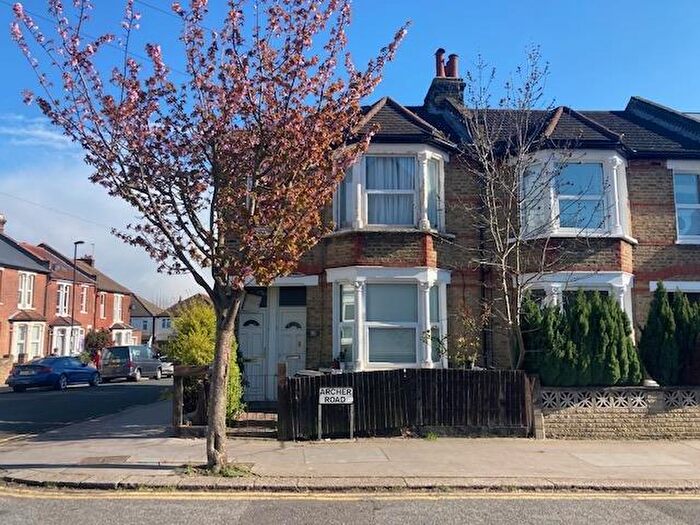 1 Bedroom Maisonette To Rent In Archer Road, South Norwood, London, SE25