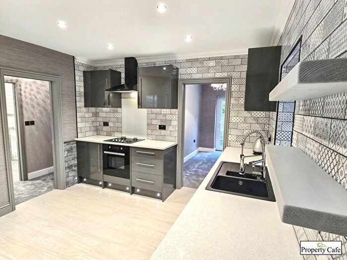 3 Bedroom Flat For Sale In Cantelupe Road, Bexhill-On-Sea, TN40