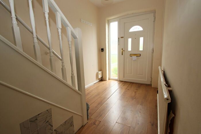 3 Bedroom End Of Terrace House To Rent In Enfield, EN3