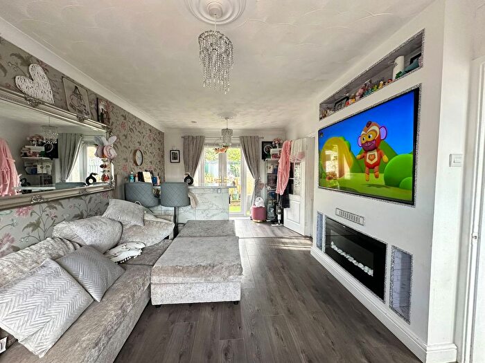 2 Bedroom End Terrace House For Sale In Bowden Close, Hyde, SK14