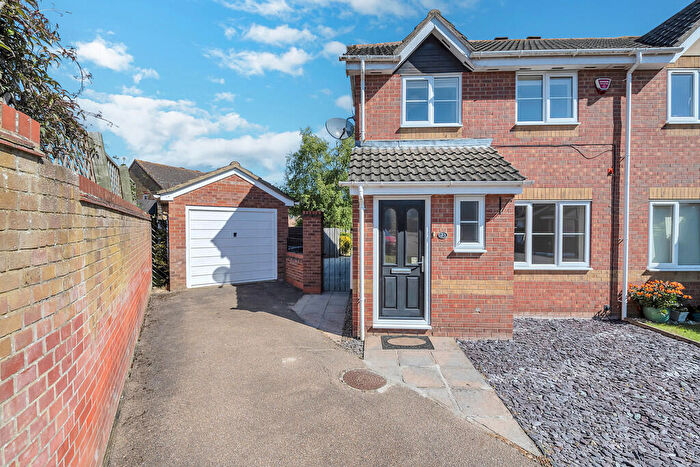 3 Bedroom Semi-Detached House To Rent In Calthorpe Close, Bury St Edmunds, IP32