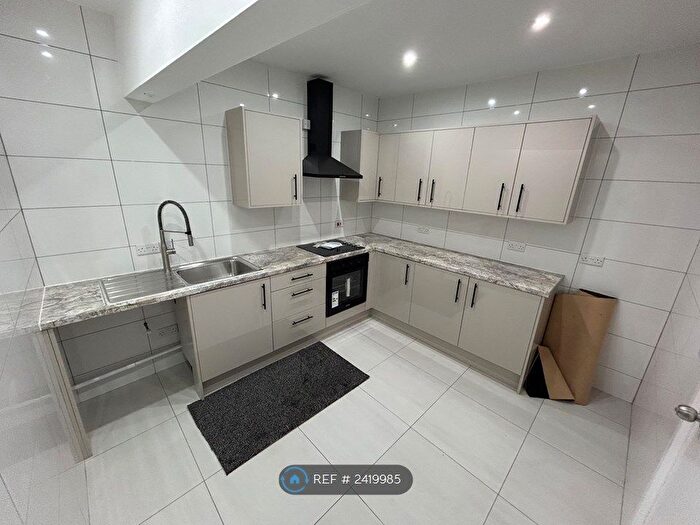 1 Bedroom Flat To Rent In Windmill Hill, Halesowen, B63