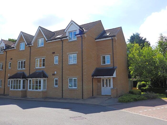 2 Bedroom Flat To Rent In Farriers Court, Wetherby, West Yorkshire, LS22