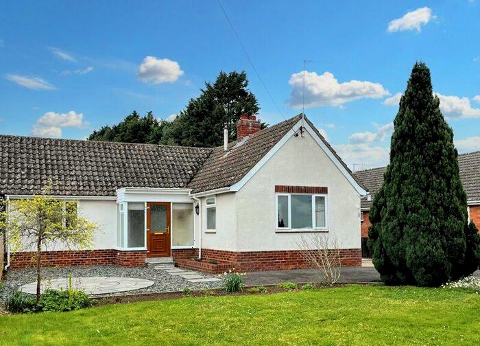 3 Bedroom Semi-Detached Bungalow For Sale In Livermere Road, Gt Barton, IP31