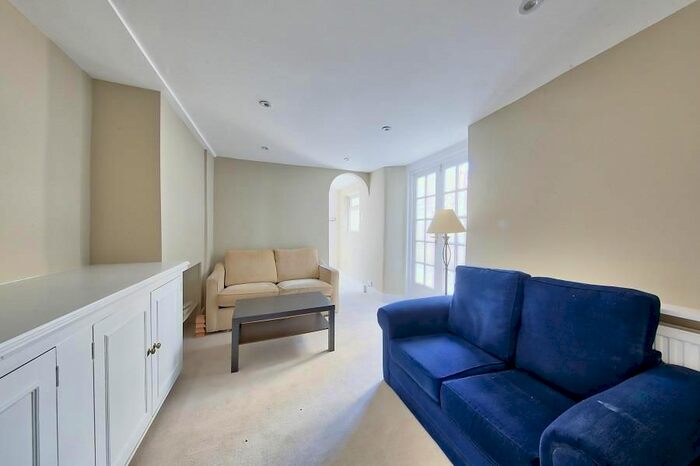 2 Bedroom Flat To Rent In Parma Crescent, London, SW11