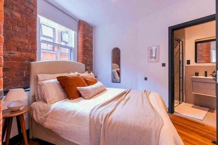 2 Bedroom Flat To Rent In Dantzic Street, Manchester, M4