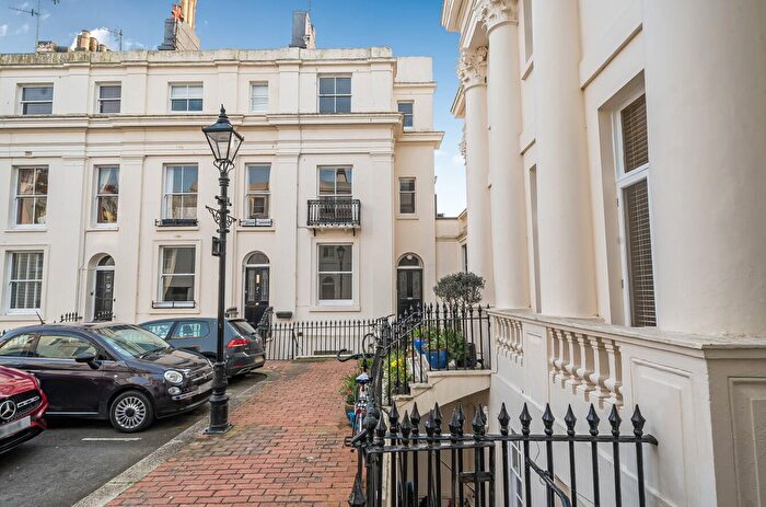 1 Bedroom Flat For Sale In Lansdowne Square, Hove, BN3
