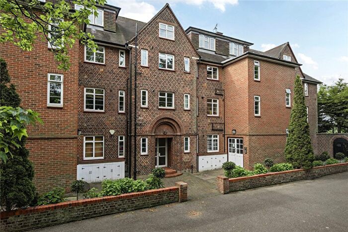 2 Bedroom Garage / Parking For Sale In Wat Tyler Road, London, SE3
