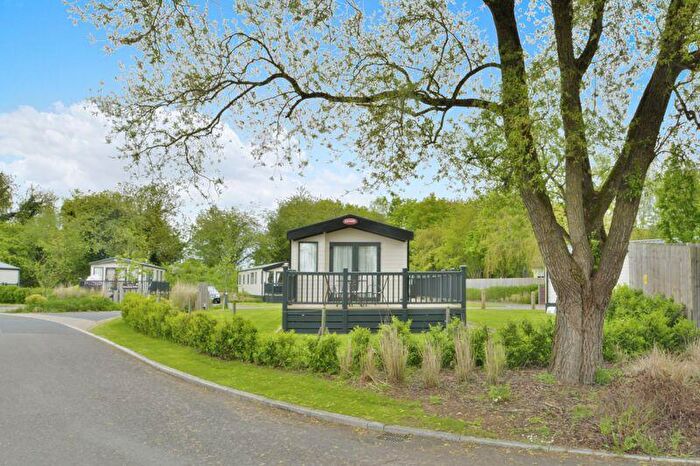 2 Bedroom Detached House For Sale In Broadway Drive, Cotswold Hoburne, Cotswold Lakes, GL7