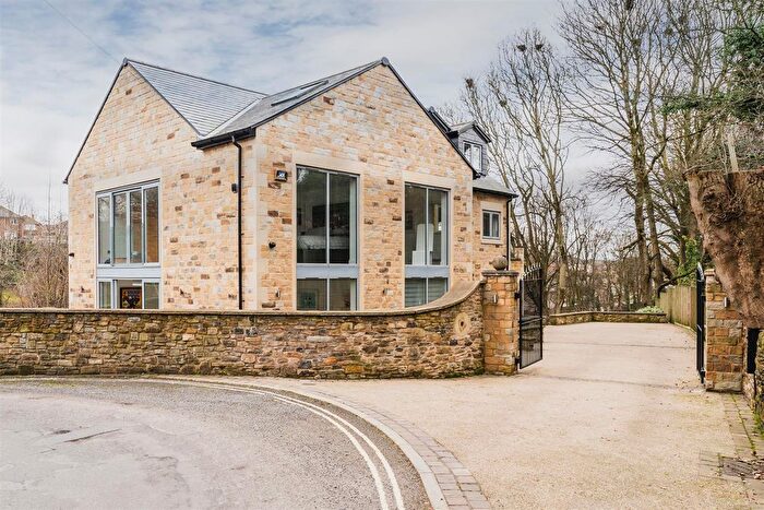 4 Bedroom Detached House For Sale In Soaper Lane, Dronfield, S18