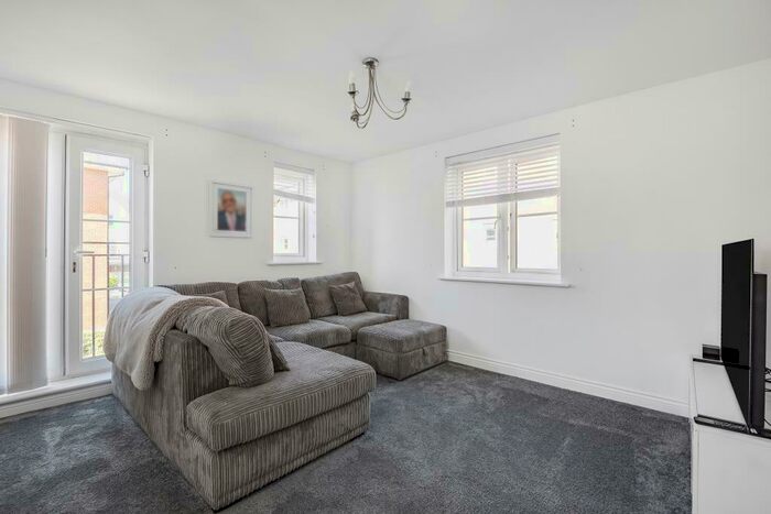 2 Bedroom Apartment To Rent In Thames View, Abingdon, OX14