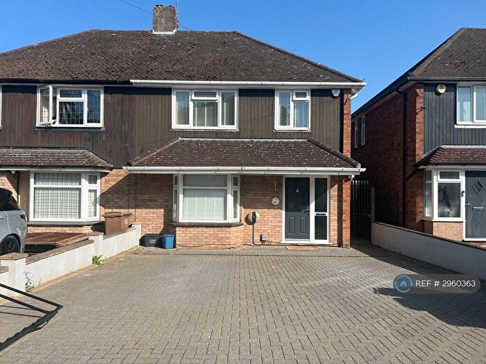 3 Bedroom Semi-Detached House To Rent In Pegsdon Close, Luton, LU3