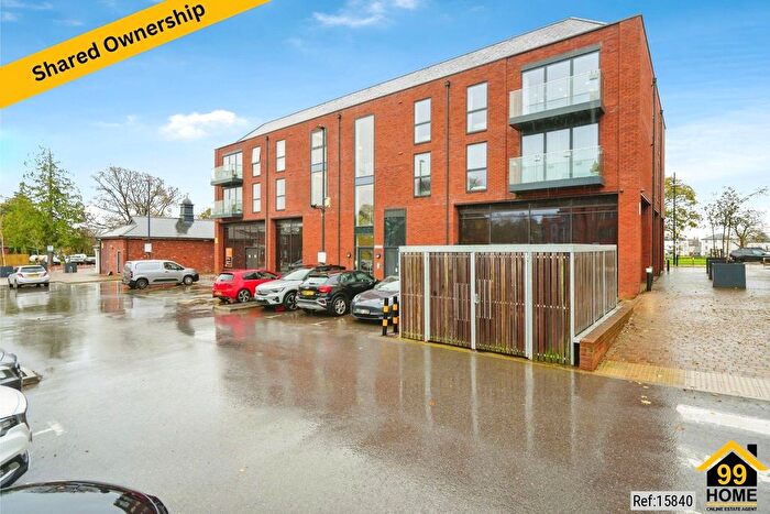 2 Bedroom Flat For Sale In West Castle Street, Bicester, Oxfordshire, OX25