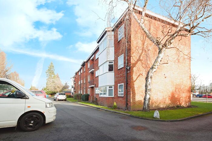 1 Bedroom Apartment For Sale In Lode Lane, Solihull, B92