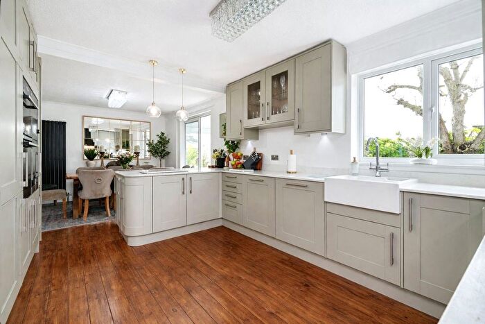 3 Bedroom Detached House For Sale In Sycamore Rise, Nottingham, Nottinghamshire, NG6