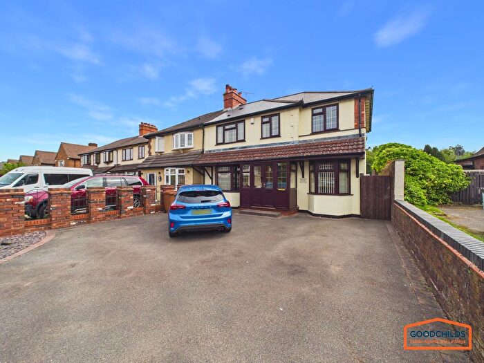 4 Bedroom Semi Detached House For Sale In Salters Road, Walsall, WS9