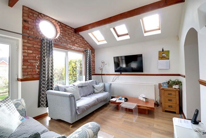 3 Bedroom Semi-Detached House To Rent In Yoxall, Burton-On-Trent, Staffordshire, DE13