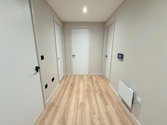 2 Bedroom Apartment For Sale In The Pressworks, Northwood Street, Jewellery Quarter, B3