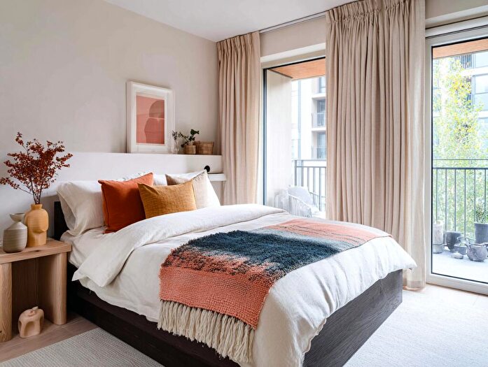 3 Bedroom Apartment To Rent In Hoxton, London, N1