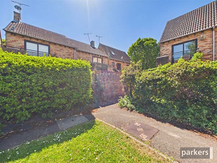 Studio For Sale In Maiden Place, Lower Earley, Reading, Berkshire, RG6