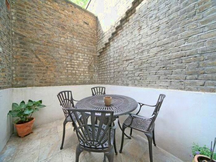 2 Bedroom Property To Rent In Ashburn Gardens, London, Uk, SW7