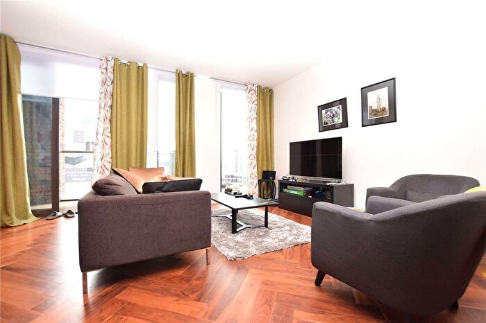 2 Bedroom Flat For Sale In Ambassador Building, SW8