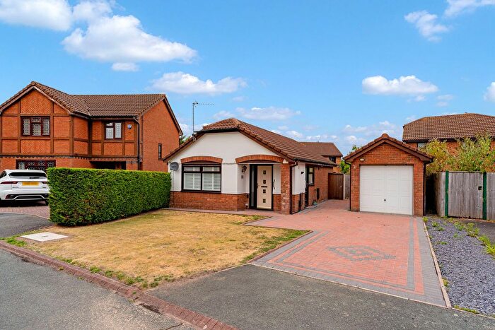2 Bedroom Detached Bungalow For Sale In Rufford Close, Widnes, WA8