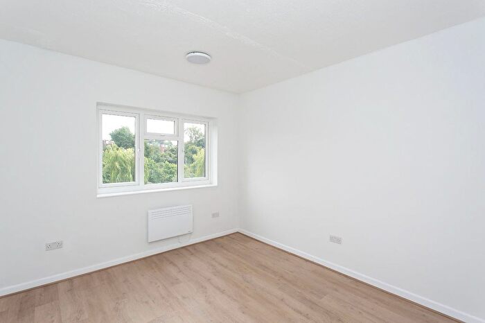 4 Bedroom Flat To Rent In Watling Street, Radlett, WD7