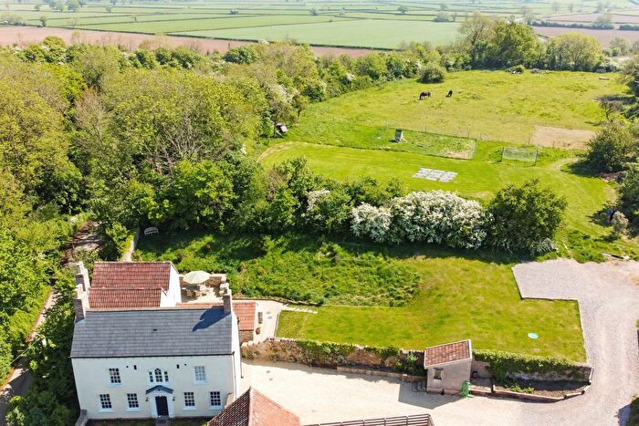 5 Bedroom Detached House For Sale In Main Road, Aust, BS35