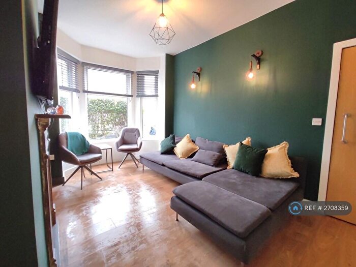 6 Bedroom End Of Terrace House To Rent In Acomb Street, Manchester, M14