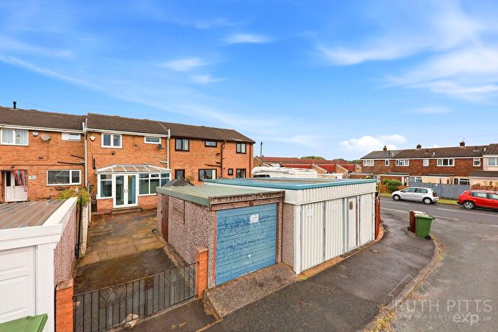 3 Bedroom Terraced House For Sale In Wentworth Road, Featherstone, WF7
