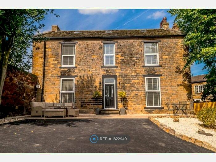 6 Bedroom Detached House To Rent In Headland Lane, Earlsheaton, Dewsbury, WF12