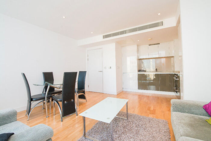 1 Bedroom Flat To Rent In Landmark West Tower, Marsh Wall, London, E14