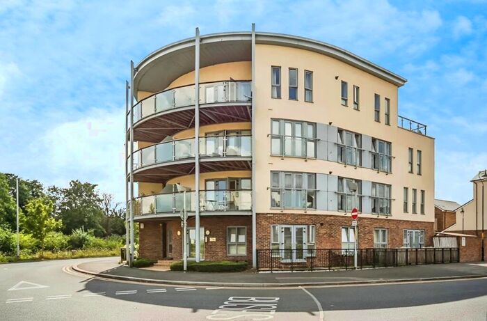 1 Bedroom Flat To Rent In Liverymen Walk Greenhithe, DA9