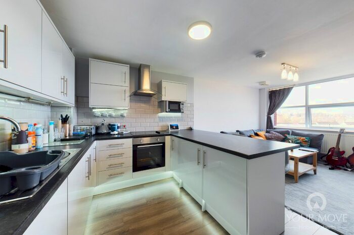 1 Bedroom Flat To Rent In Station Road, Kettering, Northamptonshire, NN15