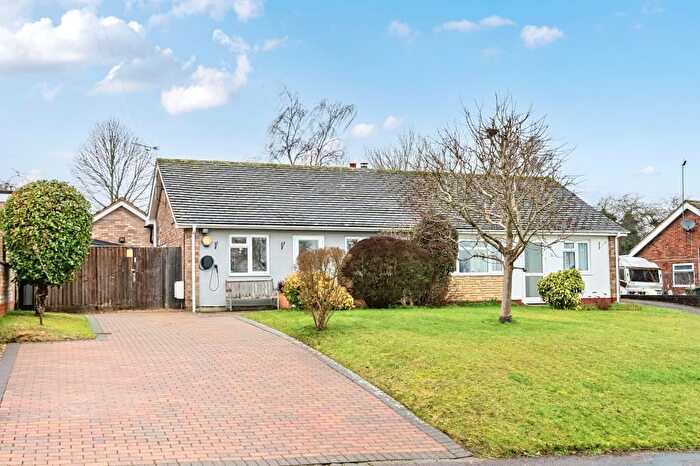 3 Bedroom Bungalow For Sale In Jubilee Close, Steeple Aston, Oxfordshire, OX25