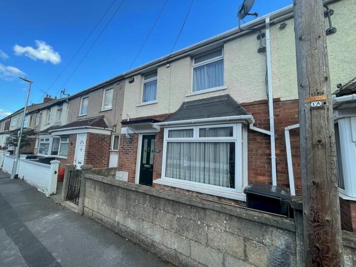 3 Bedroom Terraced House To Rent In Newcastle Street, SN1